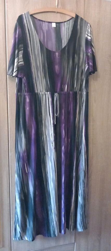 Kleid Sommerkleid Gr. 48 große Frauen, mind. 1.70 m in Gößnitz