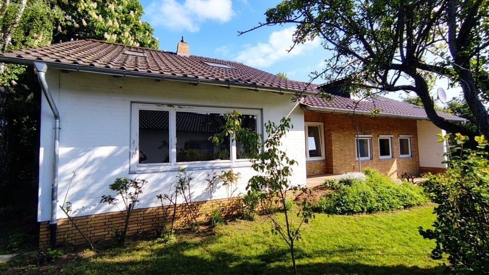 Frei stehendes Einfamilienhaus - Architektenhaus, Wennigsen provisionsfrei für Käufer in Wennigsen