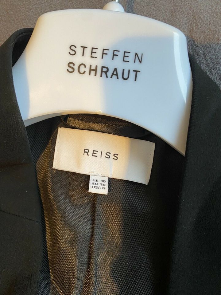 Neuwertiger längerer Reiss Blazer Größe 36/38 in Düsseldorf