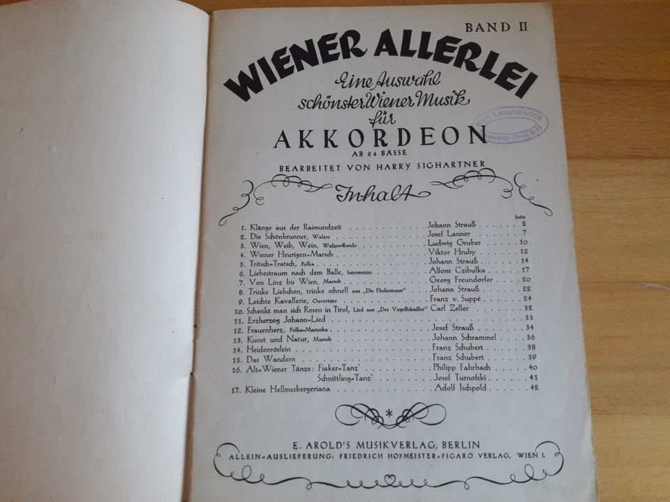 Notenheft für Akkordeon mit Wiener Liedern in Schönebeck (Elbe)