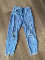 Mom Jeans mit Löchern Freiburg im Breisgau - March Vorschau