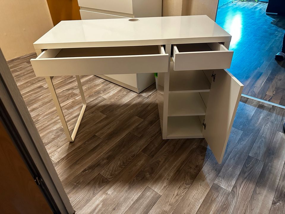 Schreibtisch Ikea „Micke“ in Neubrandenburg