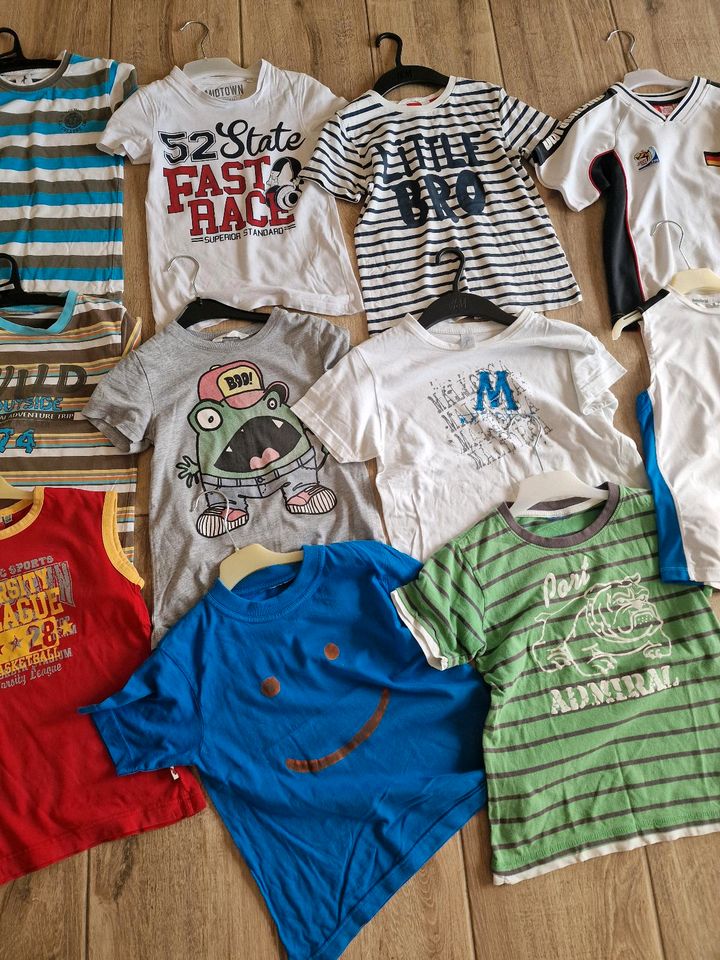 ❗️H&M T-Shirts 122-128 ❗️Je 1€ in Berlin