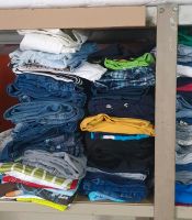 Kinderkleidung 128 134 Hosen T-Shirts Schuhe Bayern - Pegnitz Vorschau