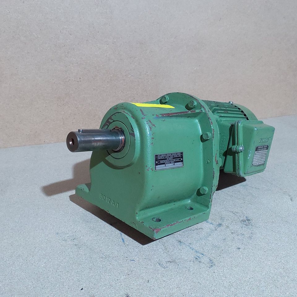 Stirnradgetriebe, Getriebemotor 0,24 KW 16,5 U/min  Bauer DK881A/ in Sonsbeck