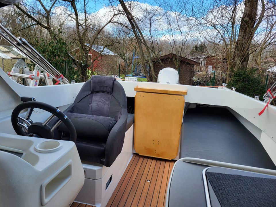 Motorboot, Crescent 5,50 m, Kajütboot, Sportboot, Trailer in Berlin