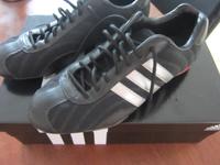 Adidas Damen Turnschuhe Laufschuhe, schwarz, silber, Gr. 41,1/3 S Hessen - Mörfelden-Walldorf Vorschau