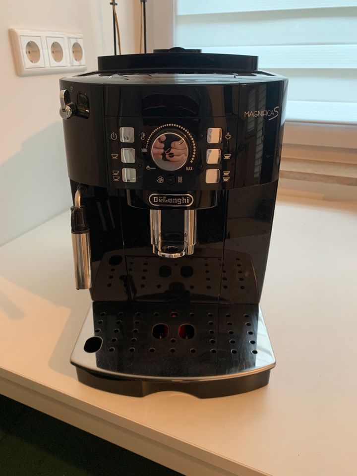 Delonghi Magnifica S Kaffe Vollautomat guter zustand in Waiblingen