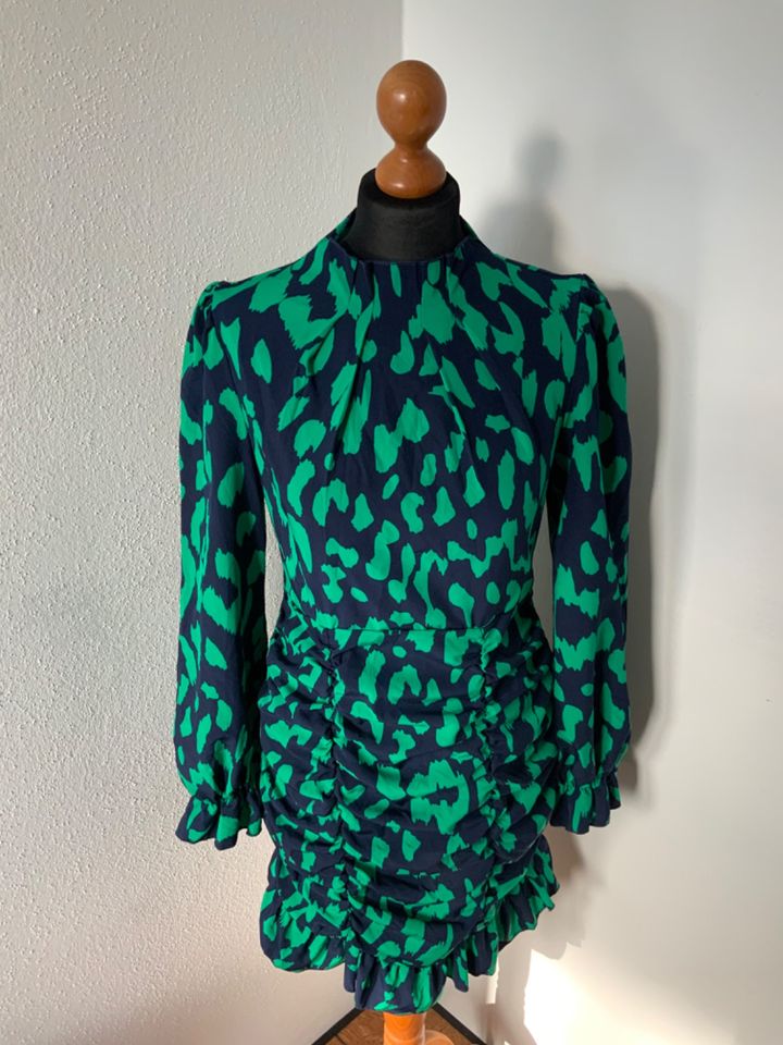 Shein Kleid Minikleid Leo Print blau grün Größe M in Ingolstadt