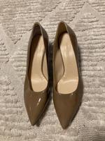 Schuhe Damenschuhe High Heels Gr.6,5 Pumps Kennel & Schmenger 6,5 Kr. München - Unterföhring Vorschau