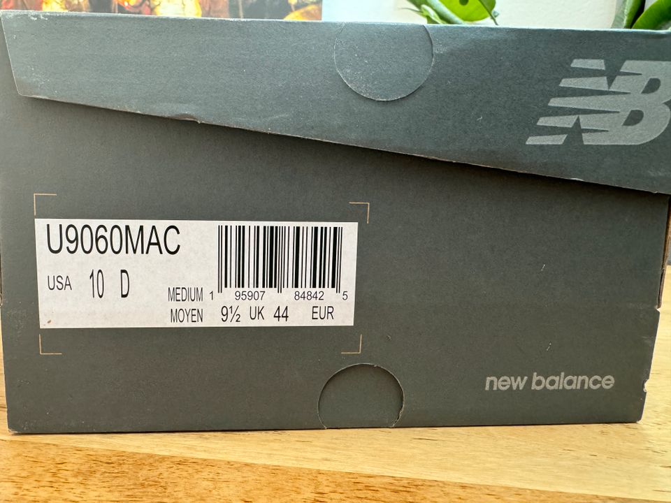 New Balance 9060 Sea Salt 44 in Hannover