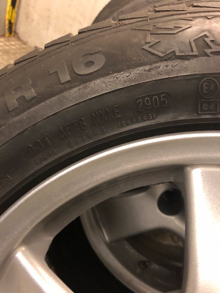 Audi, VW Reifen mit Alufelgen 225/55 R16 in Göppingen