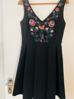 Kurzes schwarzes Kleid mit Stickerei ❤️ Saarbrücken-Mitte - St Johann Vorschau