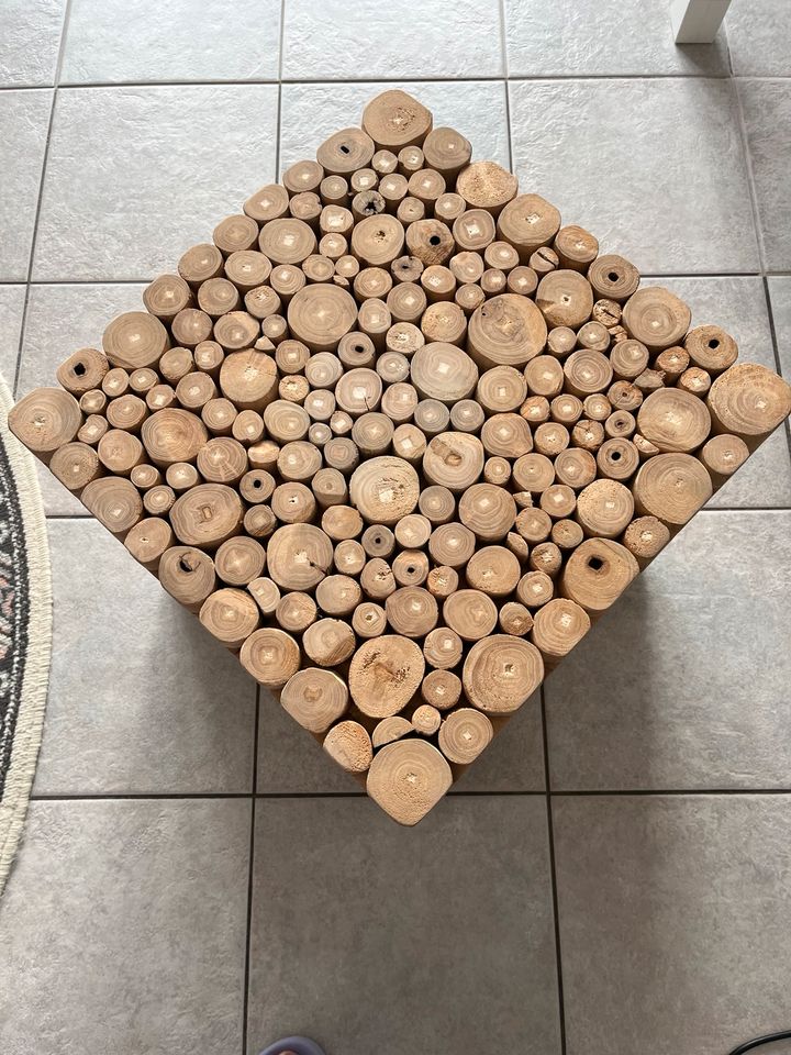 Würfel aus Holz in Würselen