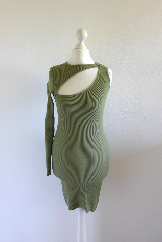 Bershka Kleid Ripp Stretch khaki grün Gr. M 36/38 in München