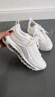 Nike Air Max 97 GS weiß Damen 36,5 top Zustand NP 145€ Hessen - Eppstein Vorschau