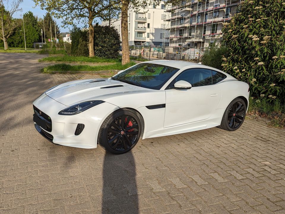 Jaguar F-Type 5.0 L V8 R Kompressor Coupe Automatik in Brühl