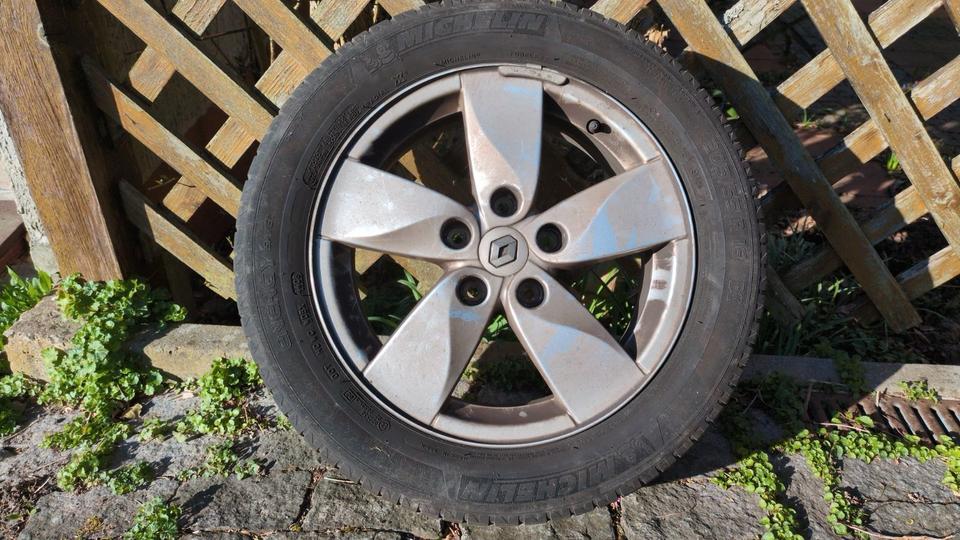 4 Michelin Sommerreifen 205/55 R16 (z.B. Renault Megane) Felgen in Marburg