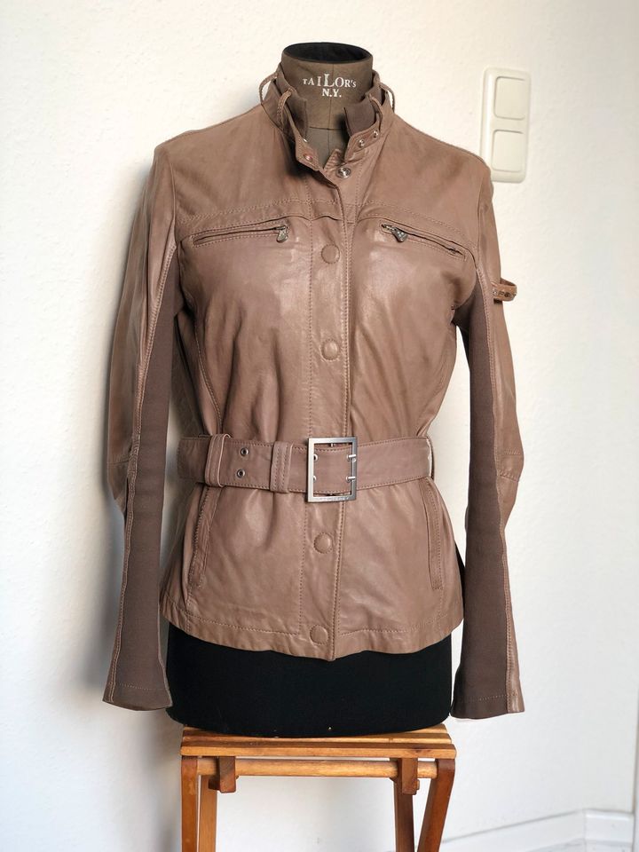 Lederjacke Peuterey Gr. M taupe Modell Juliette in Köln