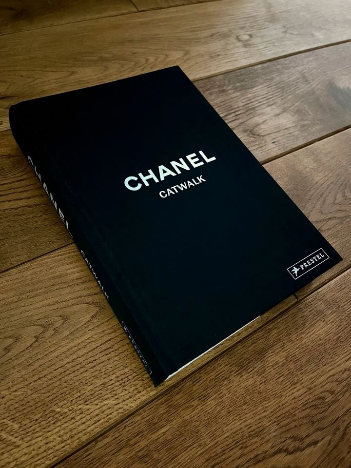 Coffee Table Book / Bildband „Chanel Catwalk“ in Düsseldorf - Bezirk 4 |  eBay Kleinanzeigen ist jetzt Kleinanzeigen