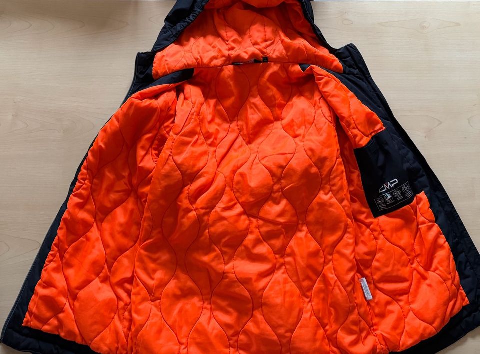 CMP Jungen Steppjacke Dunkelblau - Neonorange Jacke Größe 152 in Straußfurt