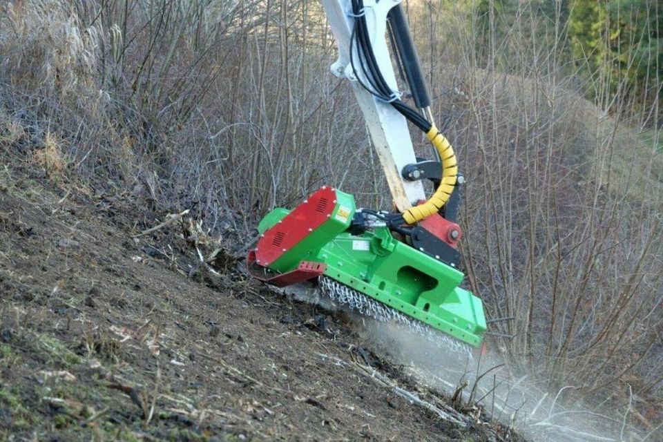 Forstmulcher, Bagger, Rodungen, FM-1250-Bagger, Dorfmeister in Roßbach