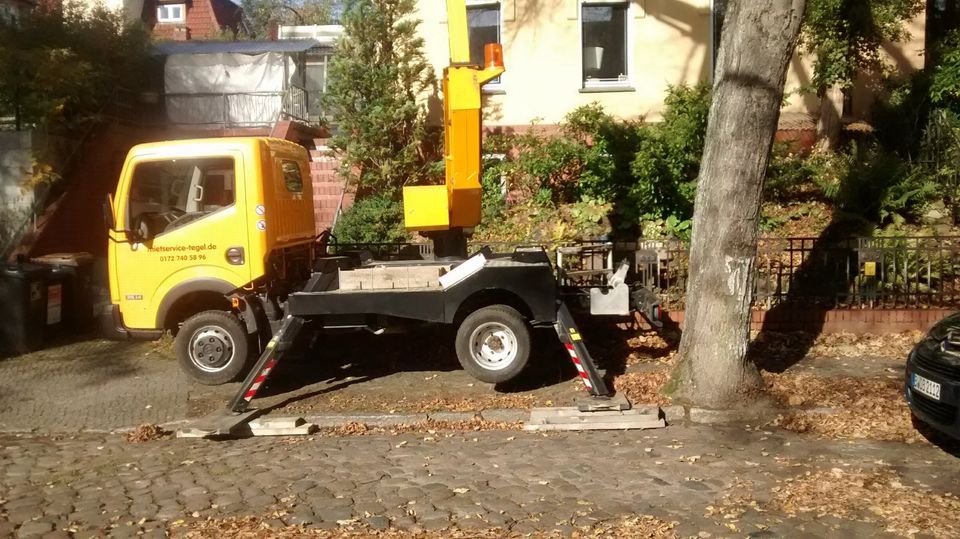 Minikran 260 kg Hubsteiger 25 m kurzfristig mieten Steiger in Berlin