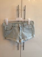 Jeansshorts H&M 165 XS S 34 36 hellblau Denim Shorts Hippie Sonne Düsseldorf - Mörsenbroich Vorschau