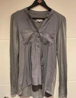 S. Oliver Blusenshirt Bluse grau Größe 36 mit Knöpfen Niedersachsen - Alfhausen Vorschau