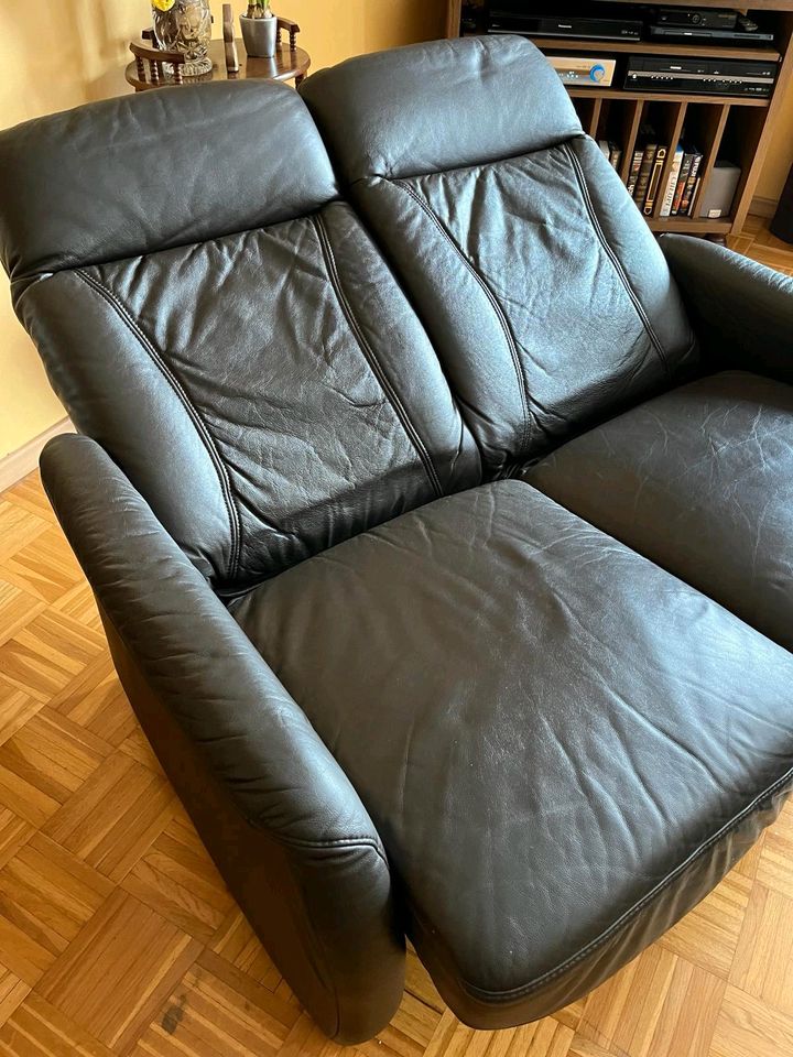 Ledersofa, 2 Sitzer mit Relaxfunktion, Couch, Sofa in Peine