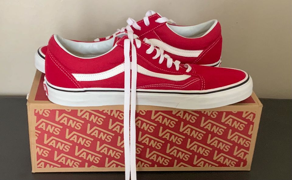 Vans Schuhe rot Größe 47, neu mit Karton in Rommerskirchen