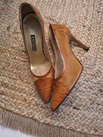Escada Vintage High Heels Größe 40,5 Super Zustand Rheinland-Pfalz - Dillendorf Vorschau