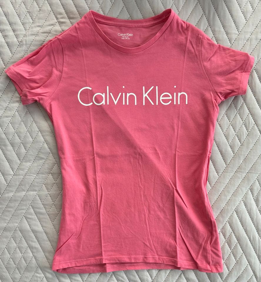 Rosa/Pinkes Calvin Klein T-Shirt in Berlin