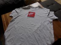 T-Shirt Nike Air weiß rot Herren XXL Hessen - Florstadt Vorschau
