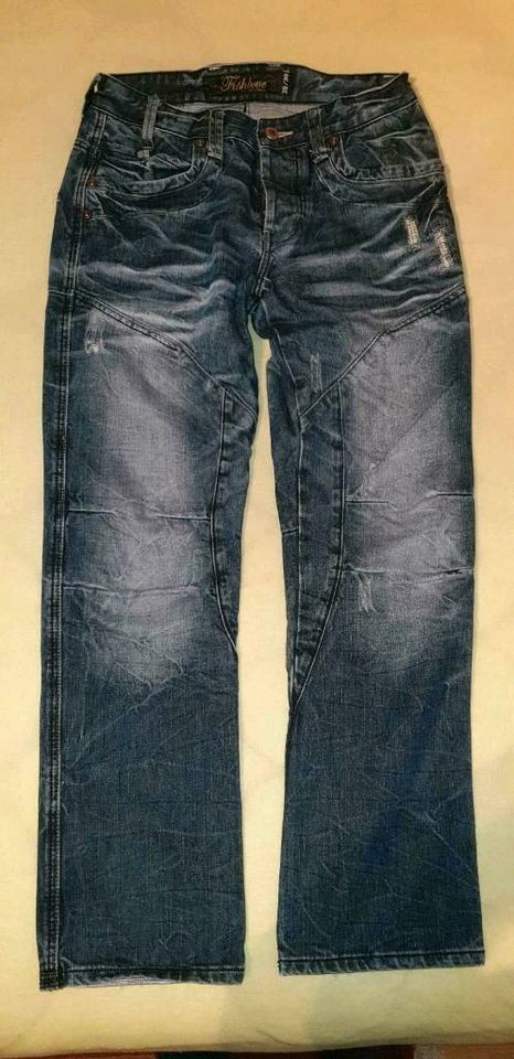 Fishbone Jeanshosen Gr. 28/30 und 30/30 wie neu in Salzgitter