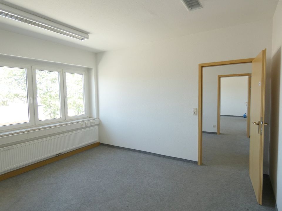 Moderne, helle Büroräume & Konferenzraum (208 m² od. flexibel teilbar) in Gewerbekomplex in Annaberg in Annaberg-Buchholz