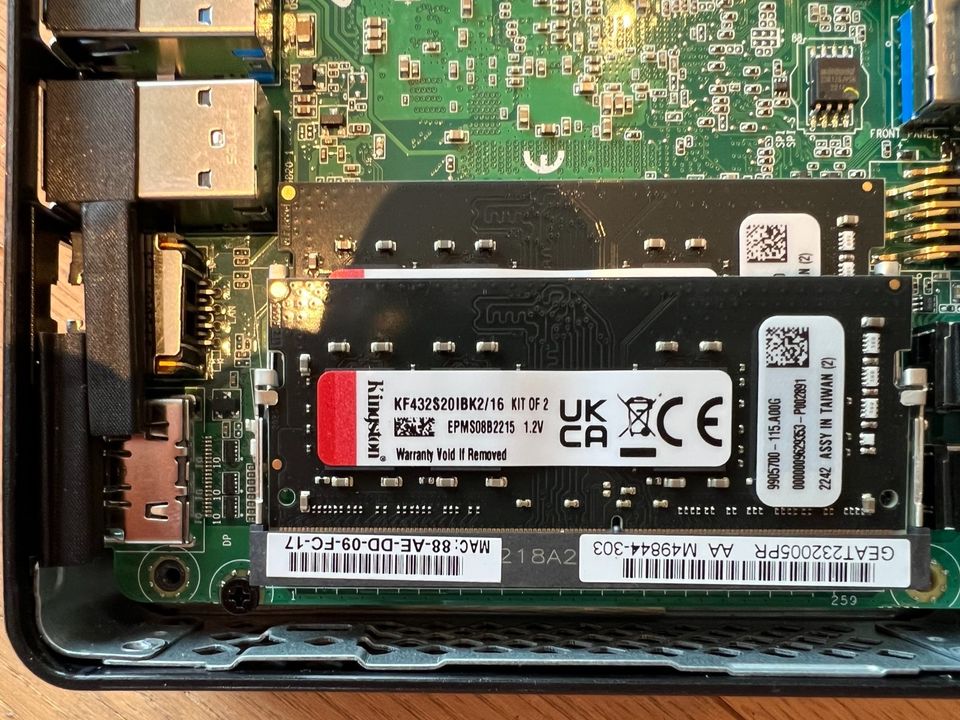 Intel NUC11 NUC11ATKPE + SSD 1TB + 16GB RAM in Stuttgart