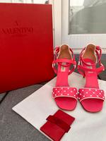 100% ORIGINAL VALENTINO GARAVANI ROCKSTUD SANDALEN Pink Gr. 38 München - Altstadt-Lehel Vorschau