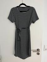 Luftiges Midikleid Sommerkleid schwarz-weiß gestreift Hessen - Vellmar Vorschau