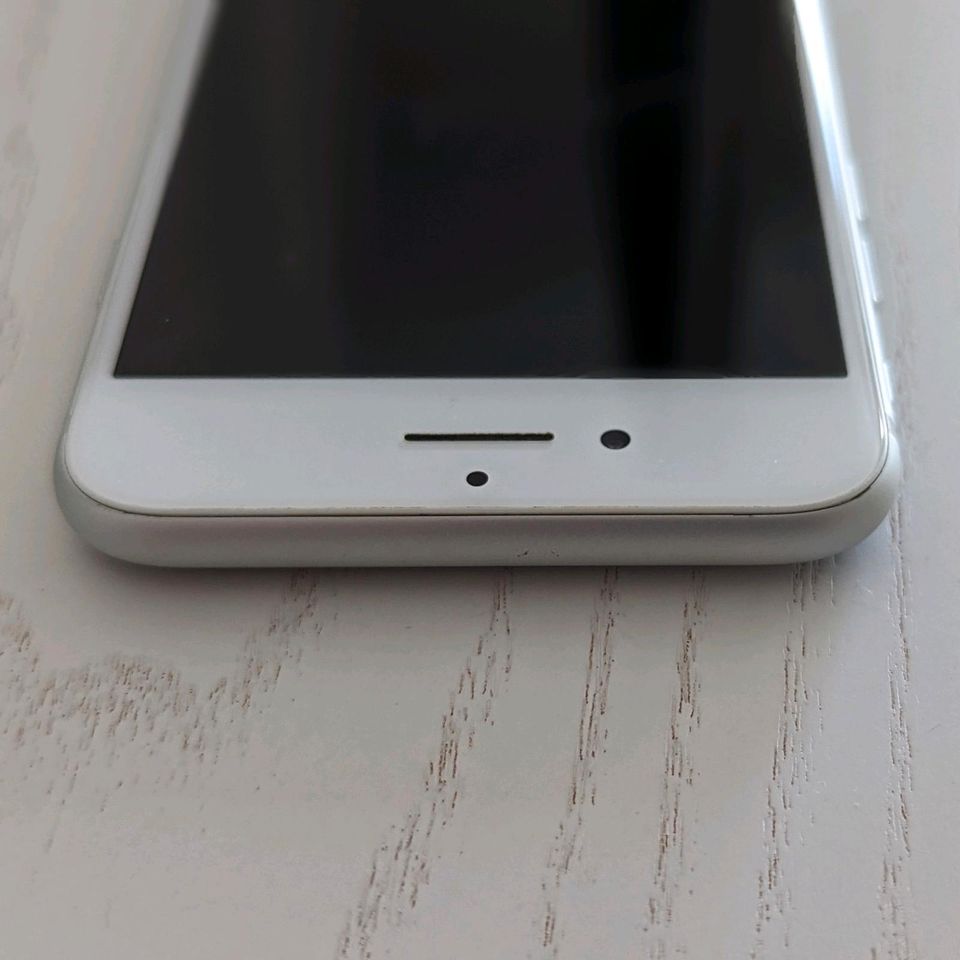 Smartphone iPhone 7 weiß 128 GB Speicher gebraucht guter Zustand in Annaberg-Buchholz