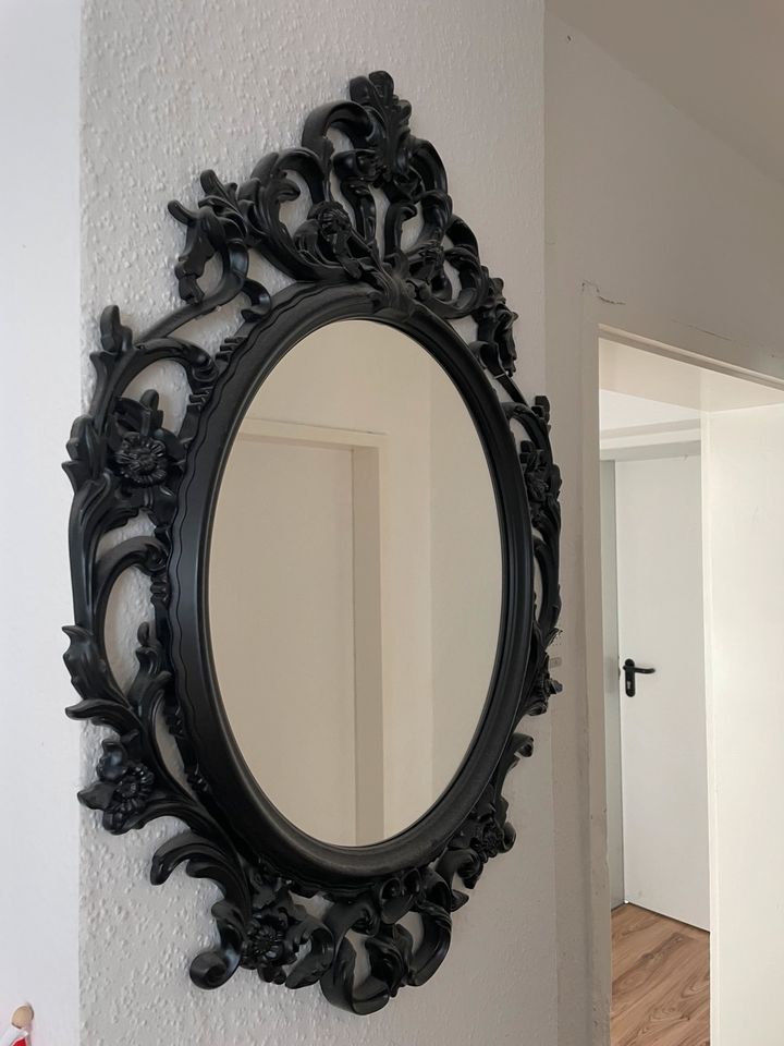 schwarzer Spiegel in Düsseldorf