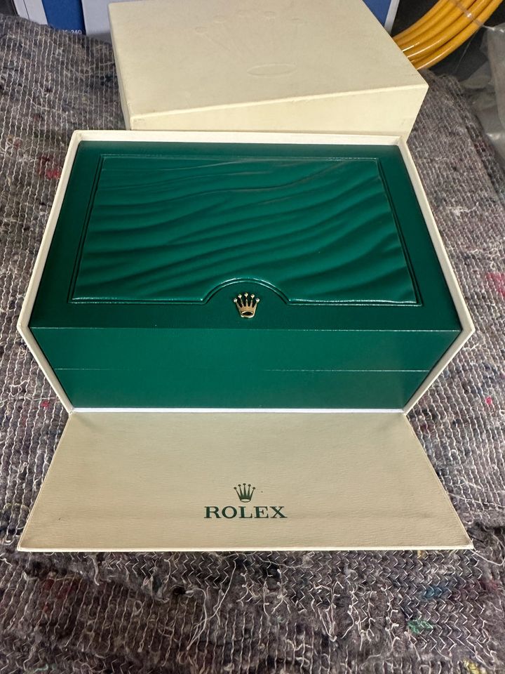 Rolex Box Uhrenbox Karton watch-box Grün 39139.04 TOP mit Umkart. in Nördlingen