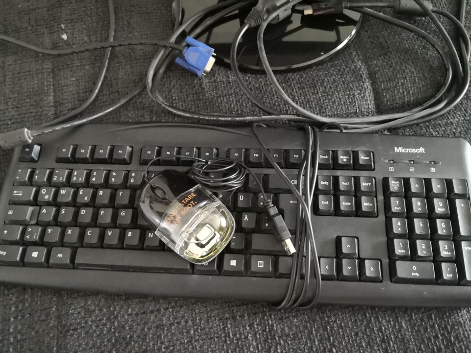 Komplett PC mit Monitor, Tastatur, Maus. in Hamburg