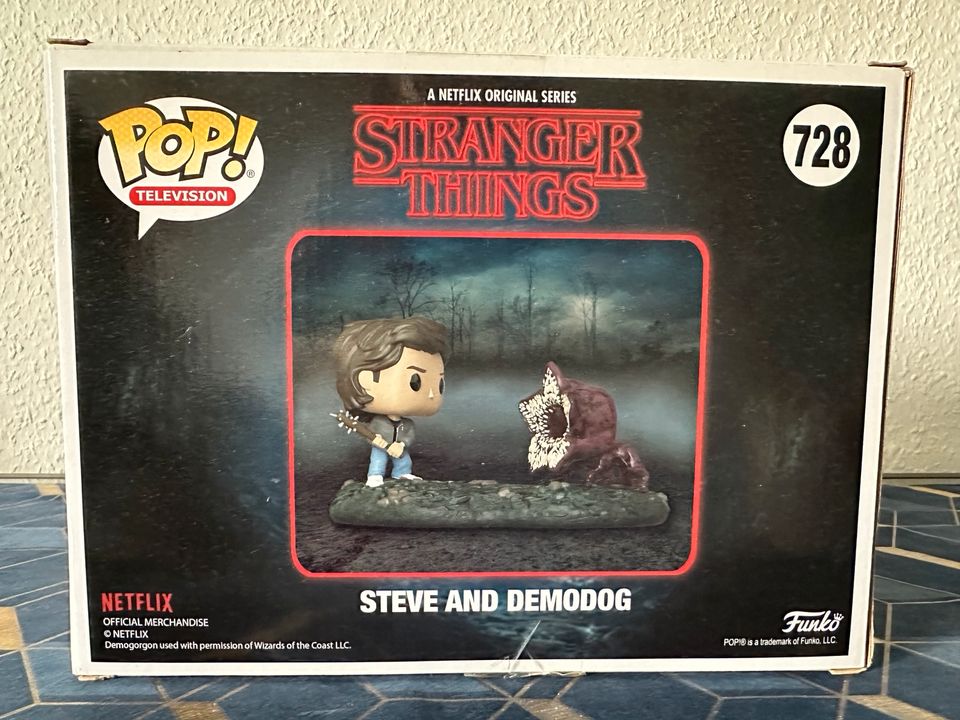 Stranger Things- Funko Pop- Steve and Demodog- 728 in Laage