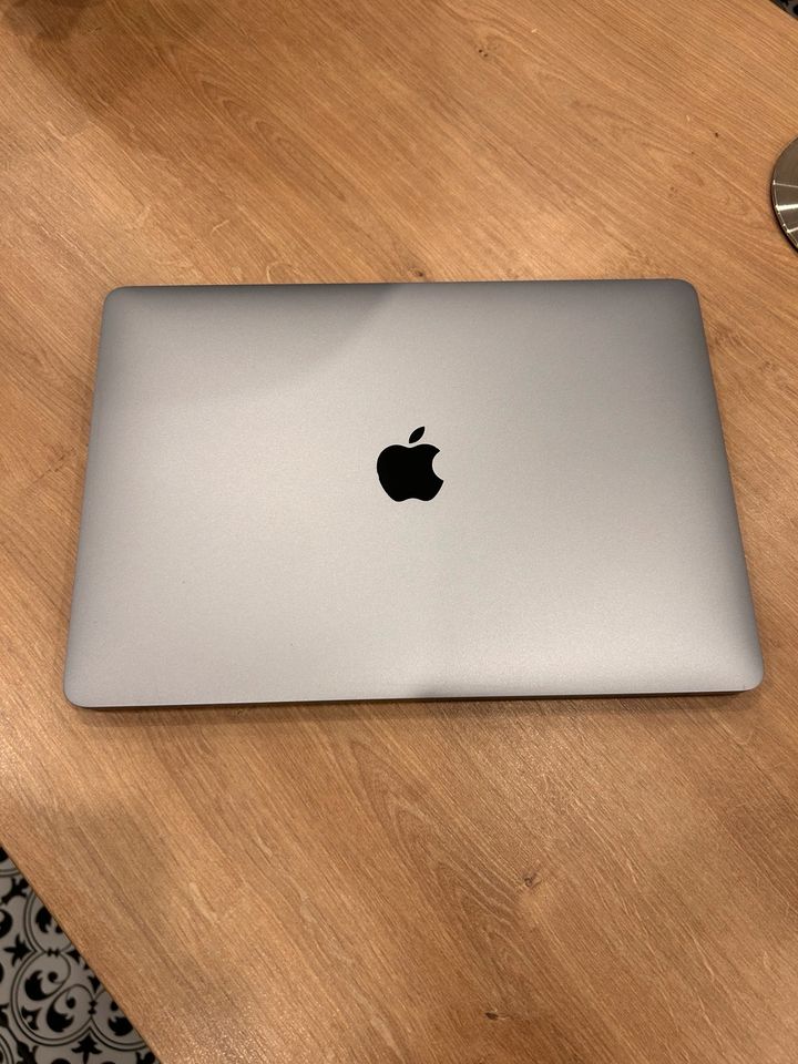 Apple MacBook Air 13“ 2019 in Schiffdorf