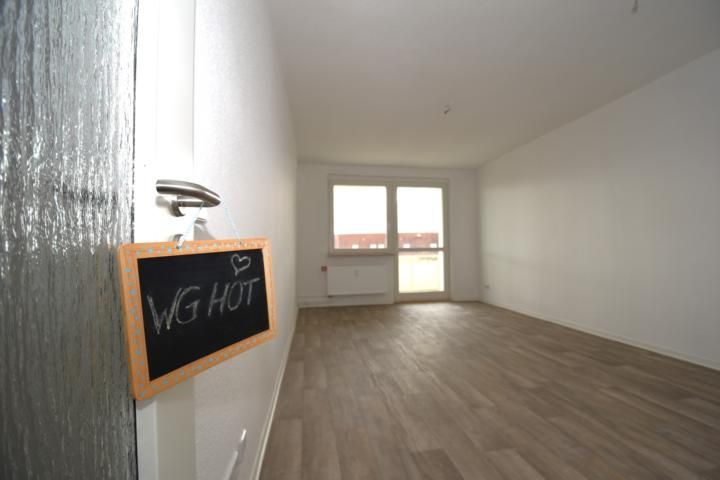 Sehr schicke 3 Raumwohnung in bevorzugter Wohnlage, frisch renoviert, keine Kaution fällig, Mietwohnung in Hohenstein-Ernstthal