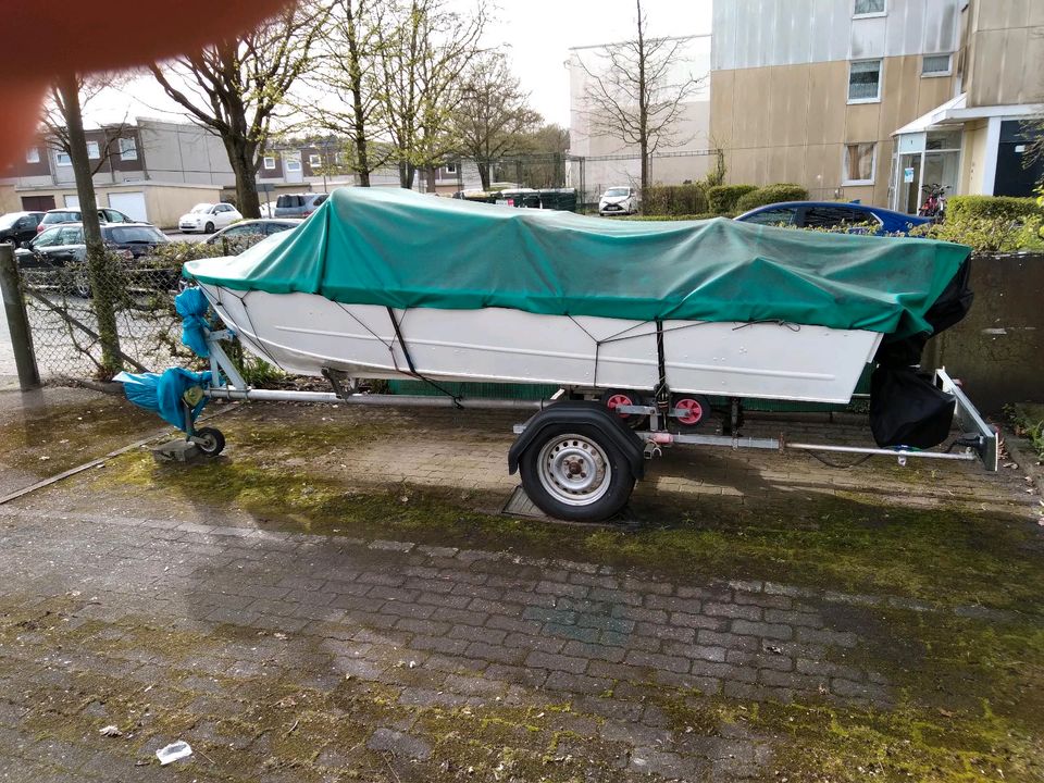 Motorboot /Angelboot mit Trailer und Motor in Hamburg