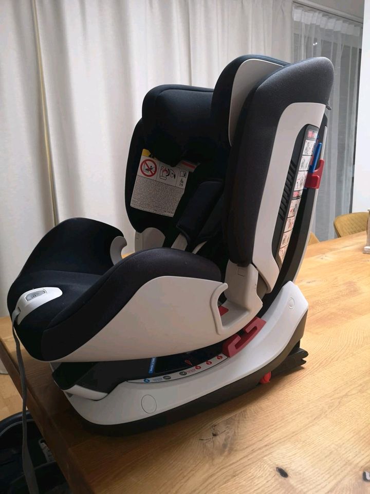 Chicco Kindersitz, Autositz, Autokindersitz in Ühlingen-Birkendorf