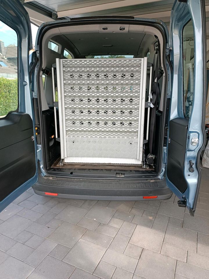 Opel Combo D  behindertengerecht mit Rampe in Ransbach-Baumbach