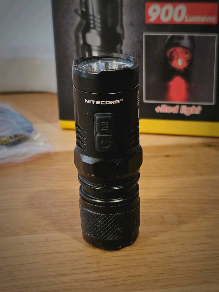 Nitecore EC11 EDC 900lm Taschenlampe in Erfurt